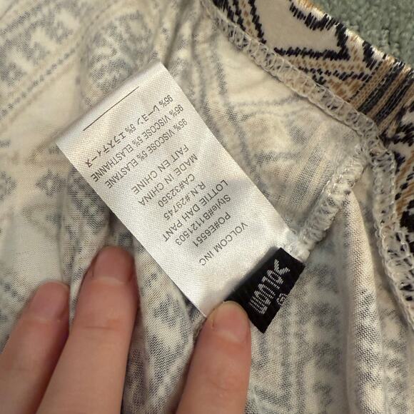 Volcom - Girls Pants - Size LG /14 - Picture 7 of 10